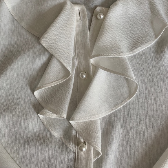 White ruffled front blouse with pearl buttons - Picture 6 of 11